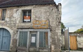 BEAULIEU LES LOCHES / Charmante maison de bourg 