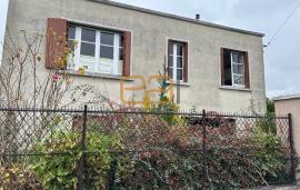 VILLECRESNES / A rénover et permis accepté 