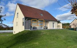 LOCHES / Belle maison familiale au calme 
