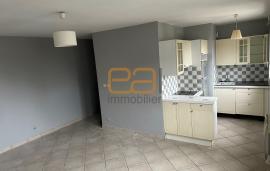 LIMEIL BREVANNES / Studio faibles charges avec parking 