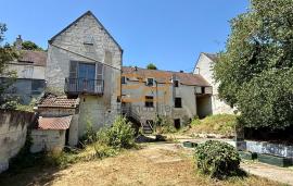 LOCHES / Maison familiale dans le centre de Loches 