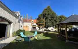 TAUXIGNY ST BAULD / Grande Ferme restaurée avec piscine et chambres d'hôtes
