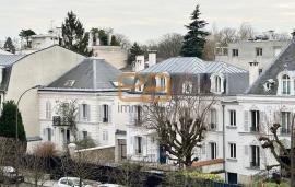 VINCENNES / Cinq pièces avec balcon Sud et vue dégagée