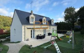 CHISSAY EN TOURAINE / Belle Demeure de Loire récente avec piscine couverte